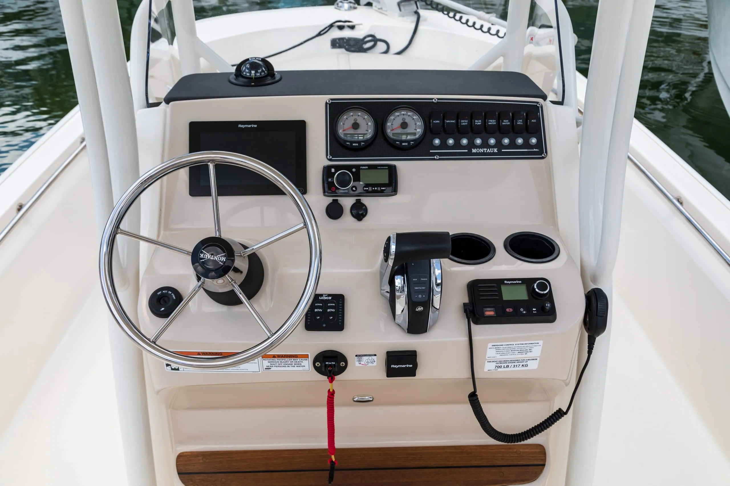 BOSTON WHALER 210 MONTAUK