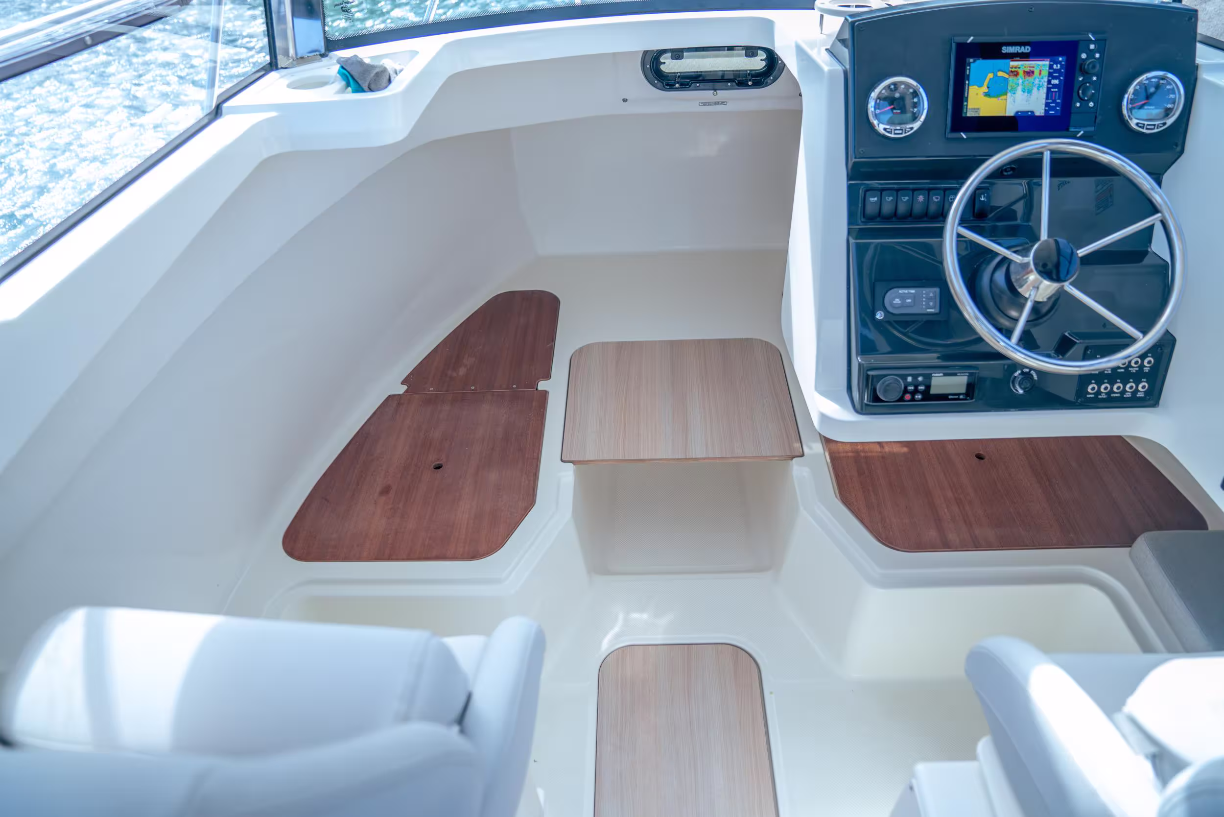 Quicksilver 625 Pilothouse