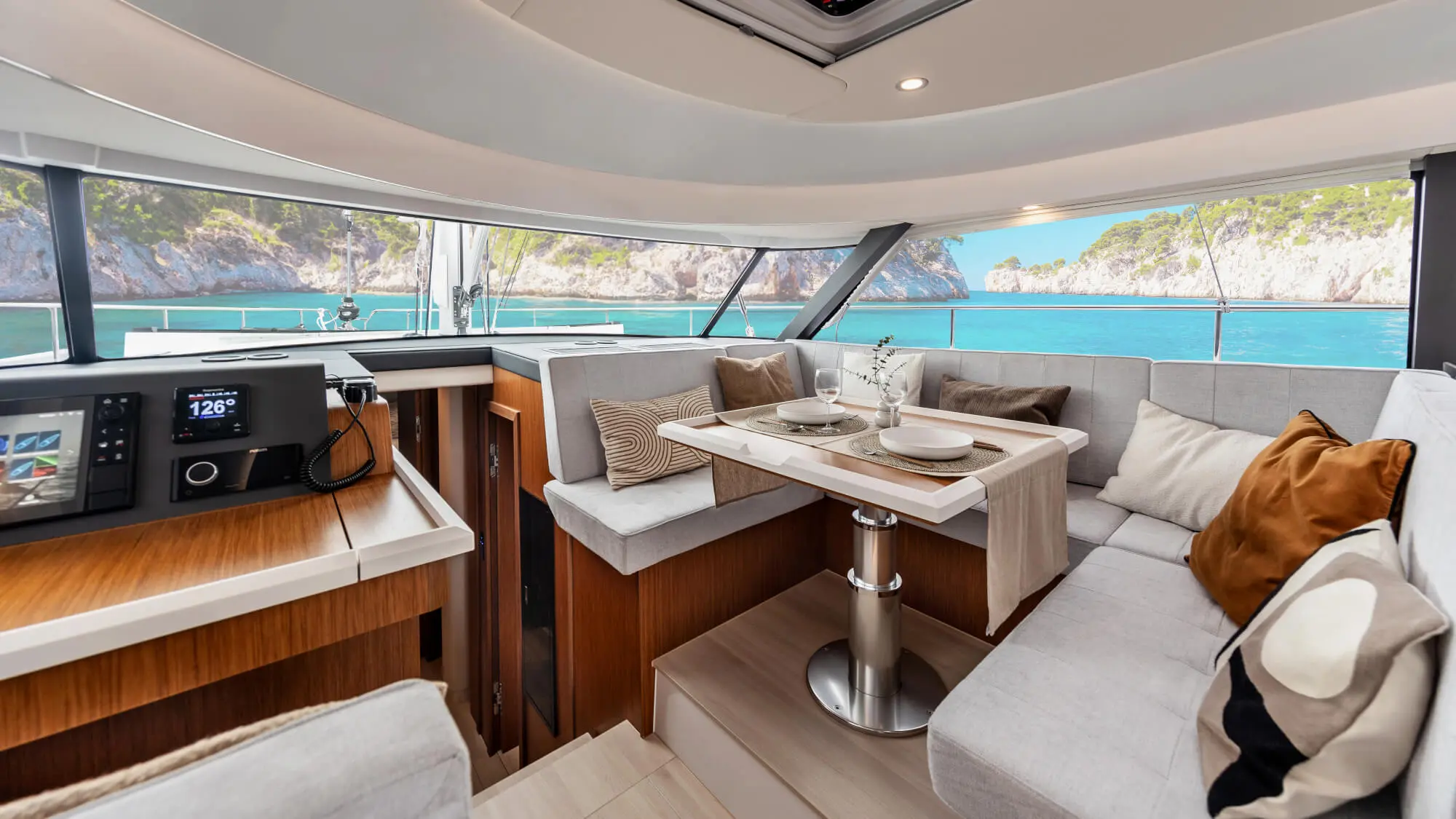 moody-decksaloon-48-photo-interieur-2025-moody-decksaloon-48-decksaloon_4693539341686396906_2000