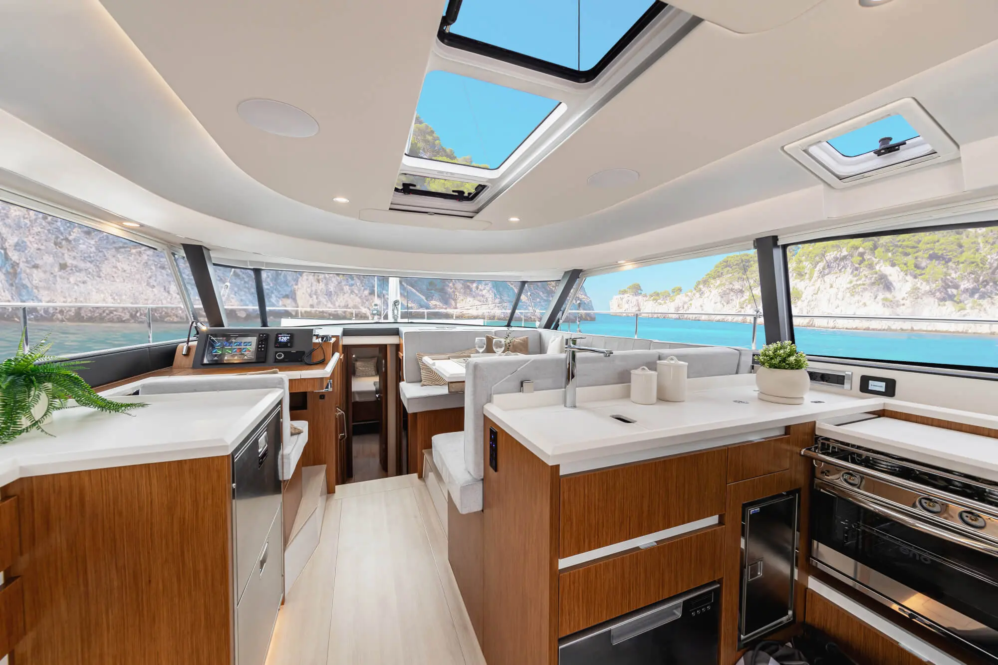 moody-decksaloon-48-photo-interieur-2025-moody-decksaloon-48-decksaloon_4693984852063396993_2000